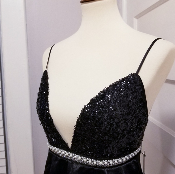 NWT Lulus Black Sequin Tiered Satin Mini Dress, Size XS - Picture 13 of 15